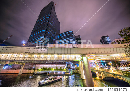 日本東京城市景觀的新視野。日本橋一丁目的重建計畫展現了它的雄偉。令人嘆為觀止的摩天大樓…豪華遊輪… 日本東京城市景觀的新視野。日本橋一丁目的重建計畫展現了它的雄偉。令人嘆為觀止的摩天大樓…豪華遊輪… 131831973