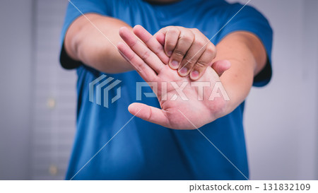 Healing hand massage therapy for pain relief self-care techniques for body wellness and injury recovery Healing hand massage therapy for pain relief self-care techniques for body wellness and injury recovery 131832109