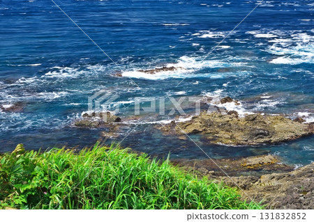 夏季的龍飛岬 - 從龍飛崎階梯長廊眺望海岸潮水流淌的景色 夏季的龍飛岬 - 從龍飛崎階梯長廊眺望海岸潮水流淌的景色 131832852