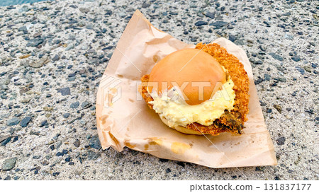 Fried horse mackerel burger from Hidamari, Yamaguchi Prefecture Fried horse mackerel burger from Hidamari, Yamaguchi Prefecture 131837177