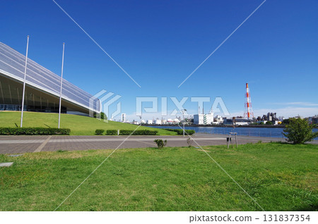 四日市巨蛋及四日市石油化學聯合企業（三重縣四日市市） 131837354