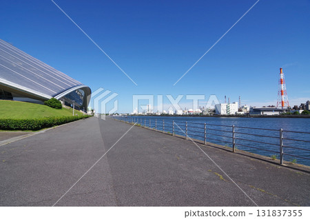 四日市巨蛋及四日市石油化學聯合企業（三重縣四日市市） 131837355