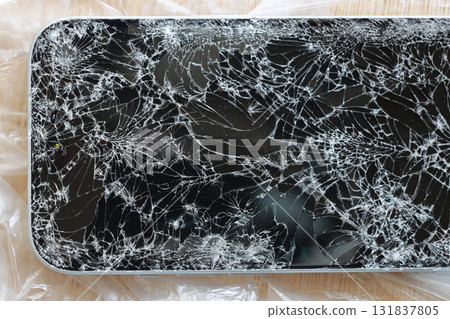 智慧型手機螢幕破裂 131837805