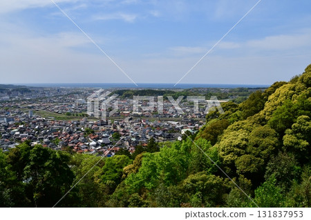 七尾城 039 從城牆望去的益田城 131837953