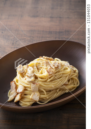 Carbonara pasta 131844053