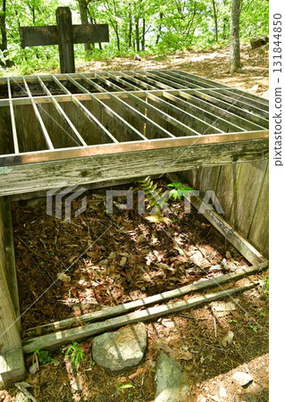 Kagamiyama Castle 07 2nd enclosure, well Kagamiyama Castle 07 2nd enclosure, well 131844850