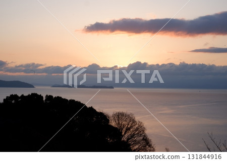 廣島縣吳市 - 日出時的瀨戶內海 廣島縣吳市 - 日出時的瀨戶內海 131844916