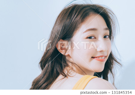 Beauty Hairstyle 131845354