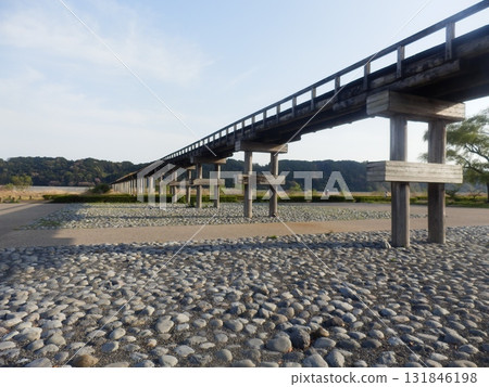 位於靜岡縣島田市的蓬萊橋，被列入吉尼斯世界紀錄的“世界最長的木製步行橋” 131846198