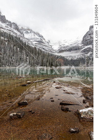 Clear water and snowy mountains of Lake Ohara in winter_Vertical Clear water and snowy mountains of Lake Ohara in winter_Vertical 131849604