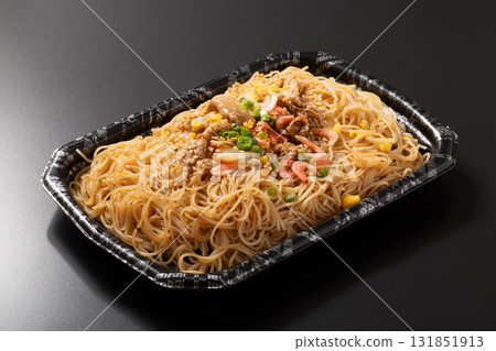 豬肉蝦仁炒米粉 豬肉蝦仁炒米粉 131851913