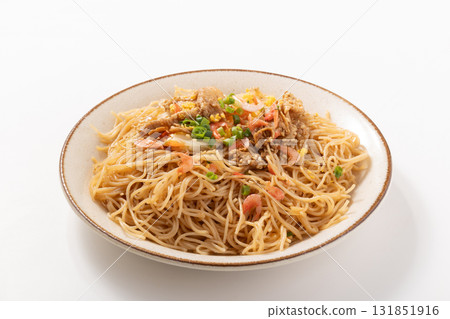 豬肉蝦仁炒米粉 豬肉蝦仁炒米粉 131851916