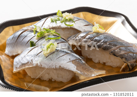 [Hokkaido] Pacific saury sushi 131852011