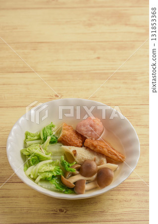 煮高麗菜和魚露 131853368