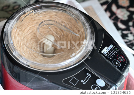 Household rice milling machine 131854625