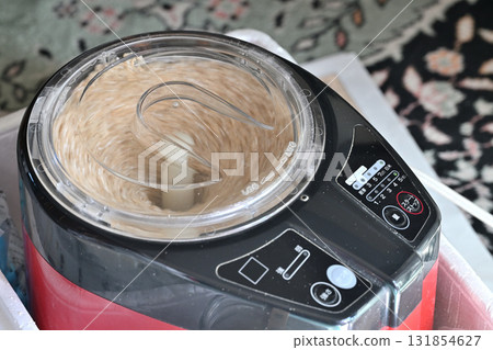 Household rice milling machine 131854627