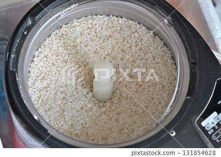 Household rice milling machine 131854628