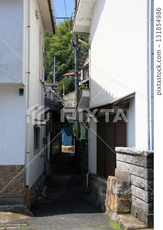 島上的老房子小巷 島上的老房子小巷 131854986