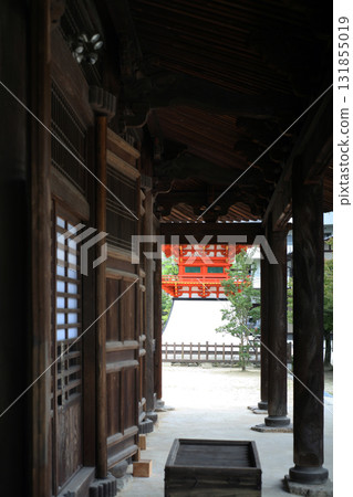 Pillars of the main hall and the treasure hall 131855019