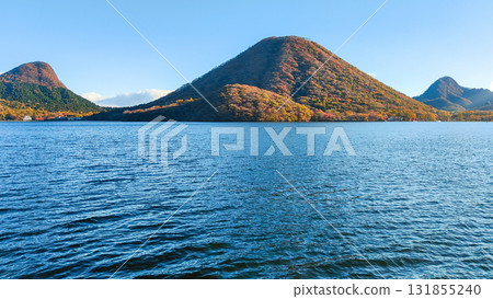 Lake Haruna and Mount Haruna (Autumn) 131855240