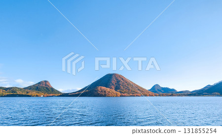 榛名湖和榛名山(秋季) 榛名湖和榛名山(秋季) 131855254