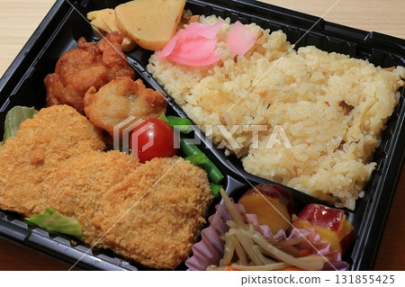 Daily bento box - Delicious bento box 131855425