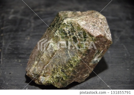 Apatite 131855791