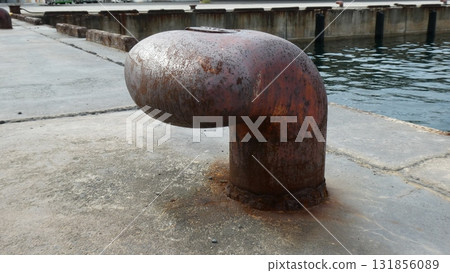 Mooring hardware 131856089