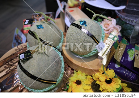 cantaloupe 131856184