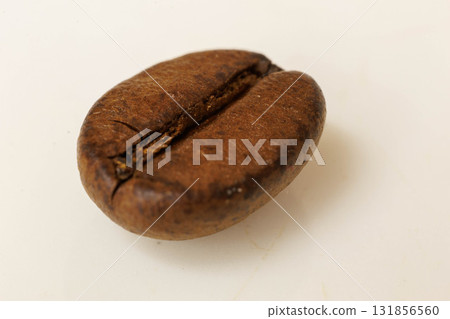 Fragrant coffee beans Fragrant coffee beans 131856560