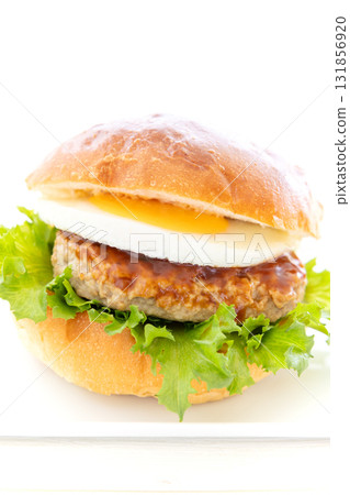美味的月見漢堡 131856920