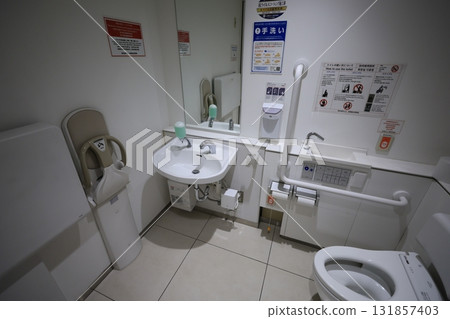 無障礙設施 131857403