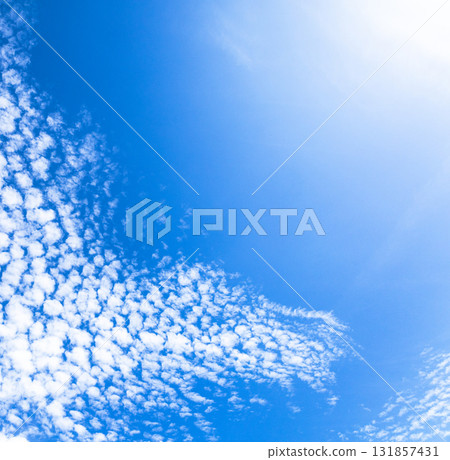 藍天白雲的簡單風景 131857431