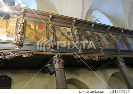 塔林老城聖靈教堂裡的《窮人聖經》 131857955