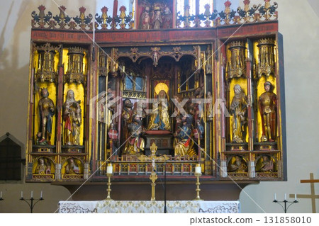 塔林老城聖靈教堂內貝恩德諾特克的木製祭壇 131858010