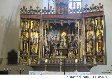 塔林老城聖靈教堂內貝恩德諾特克的木製祭壇 131858012