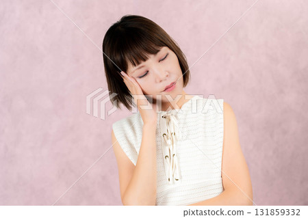 Troubling women Troubling women 131859332