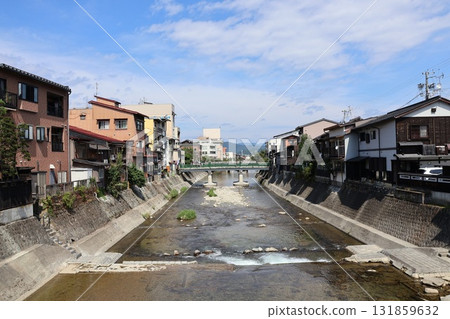 宮川在飛鎢高山舊街景附近流淌 131859632