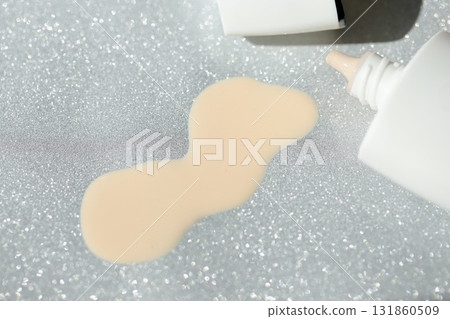 帶蓋的光滑防紫外線化妝底霜 131860509