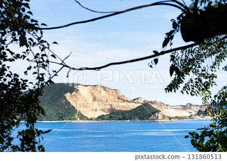 從兵庫縣姬路市離島家島的家島神社眺望男鹿島 131860513