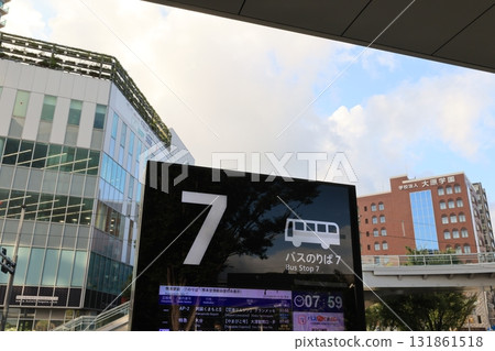 bus station bus station 131861518