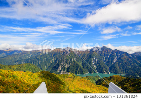 富山縣立山黑部阿爾卑斯山脈路線大觀峰(2,316 公尺)屋頂的壯麗景色 富山縣立山黑部阿爾卑斯山脈路線大觀峰(2,316 公尺)屋頂的壯麗景色 131861824