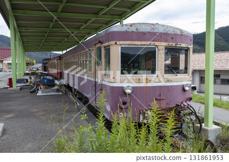 Vehicles on display at Yanahara Fureai Mine Park Vehicles on display at Yanahara Fureai Mine Park 131861953