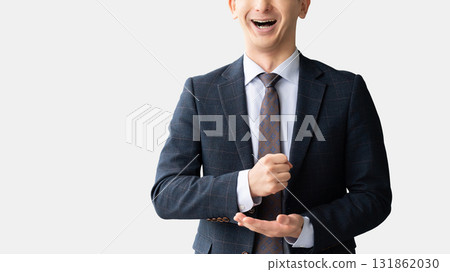 一位有想法的男性商人 131862030