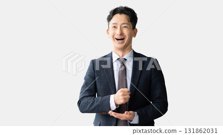 一位有想法的男性商人 一位有想法的男性商人 131862031