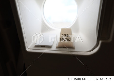 艙壓指示燈 131862306