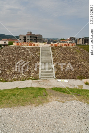 Mitsujo Tomb 48 131862623