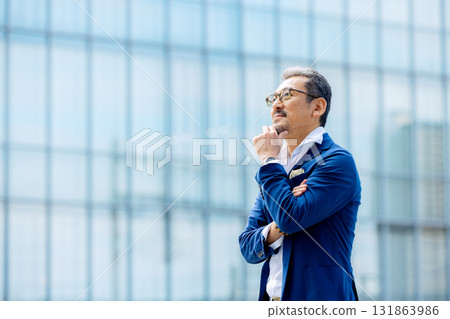 一位 50 多歲商人的肖像 131863986