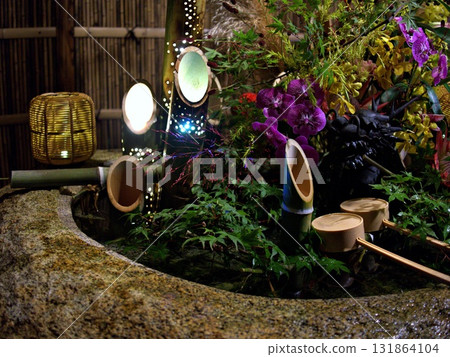 Flower-filled Chozuya B Flower-filled Chozuya B 131864104