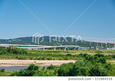 Kizugawa River Scenery, Shin-Meishin Expressway, Kyotanabe City, Kyoto Prefecture, Joyo City 131864316